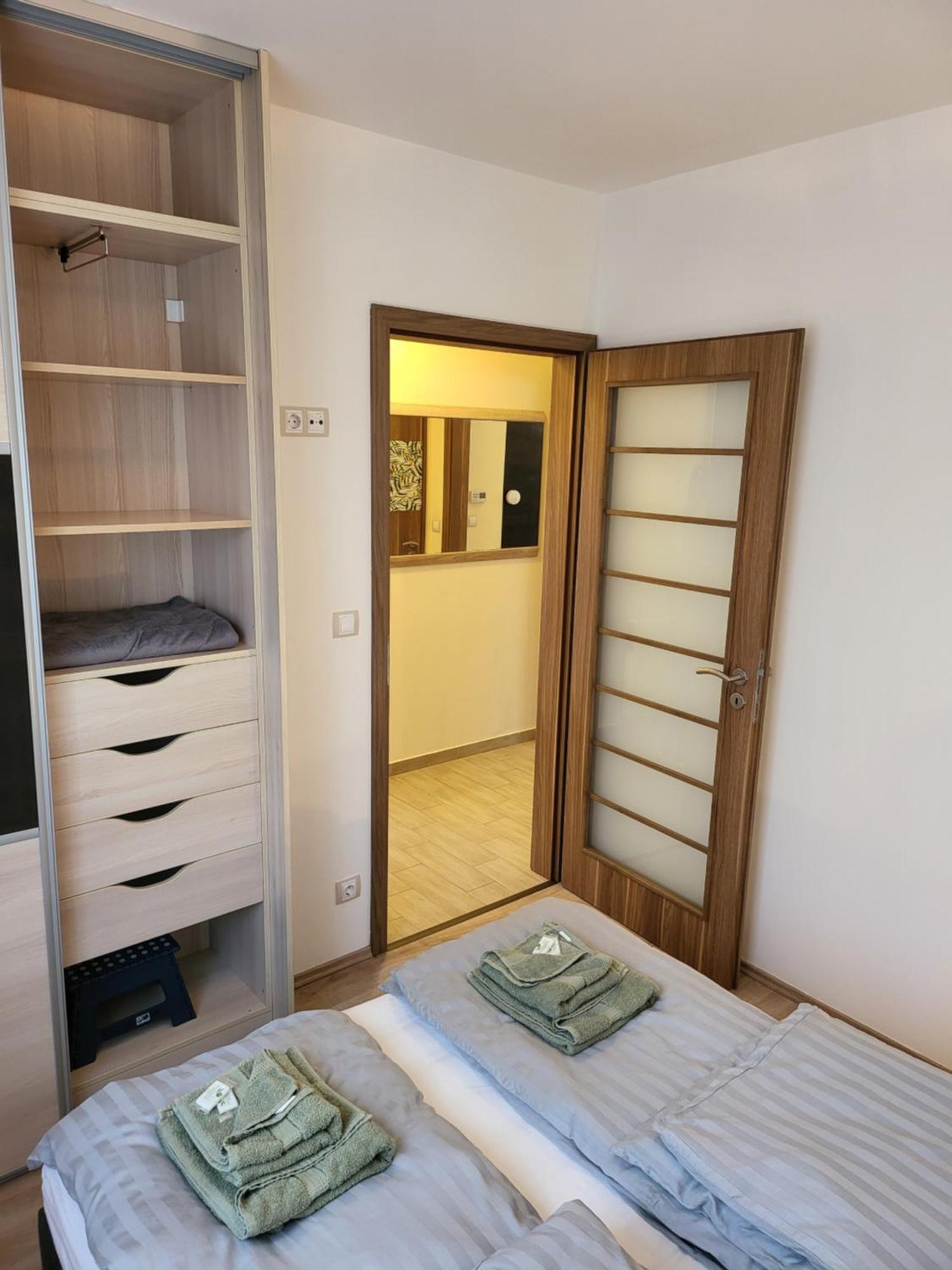 Triangol Apartman: Fuerdo, Belvaros, Egyetem Gyor Luaran gambar