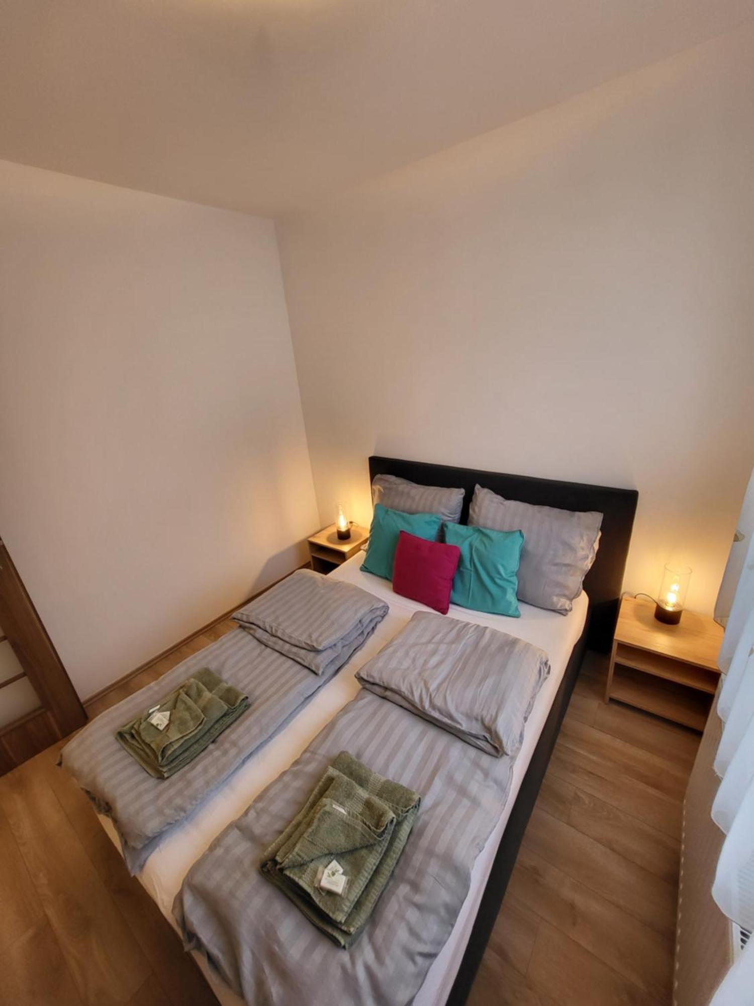 Triangol Apartman: Fuerdo, Belvaros, Egyetem Gyor Luaran gambar