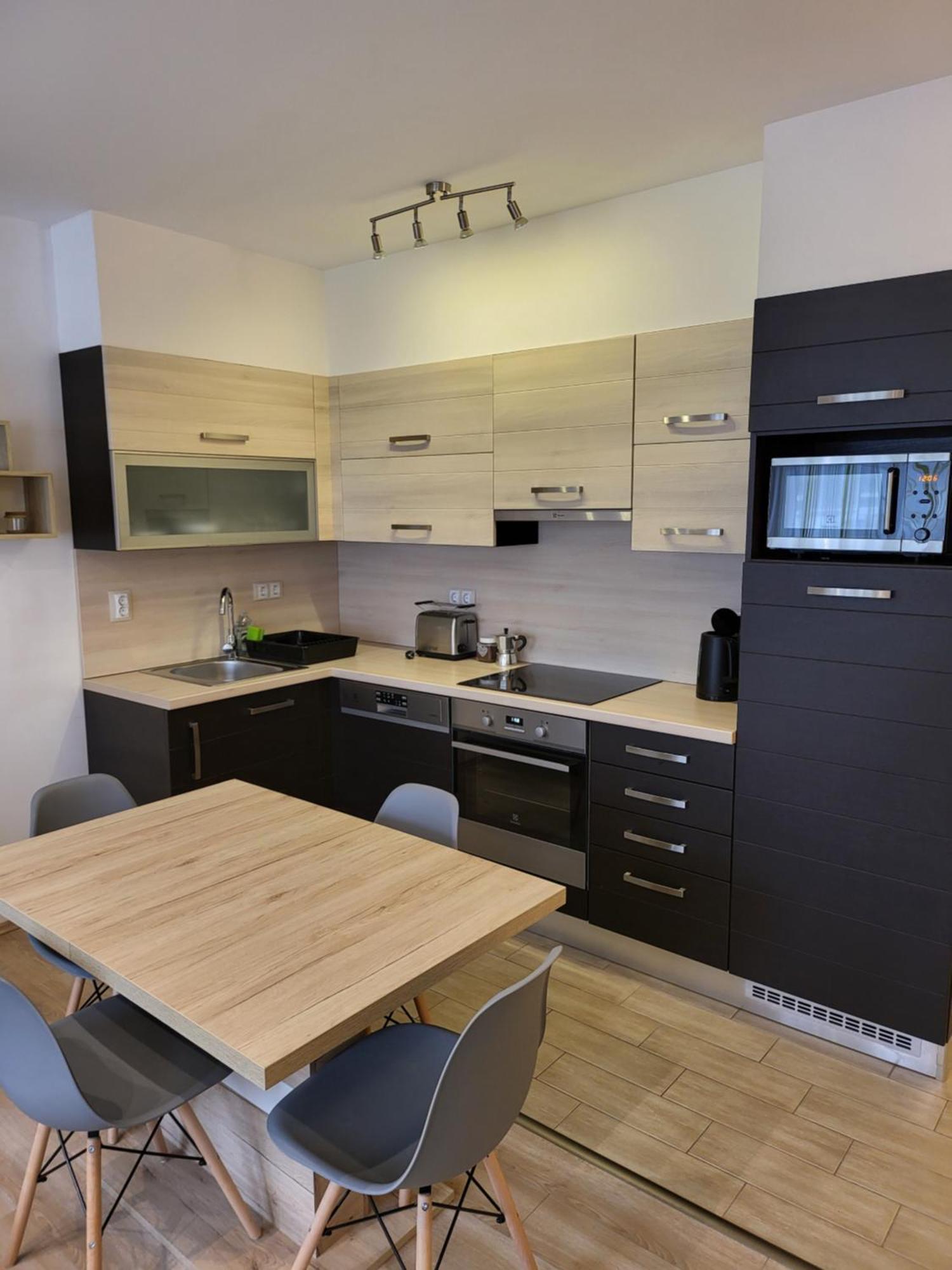 Triangol Apartman: Fuerdo, Belvaros, Egyetem Gyor Luaran gambar