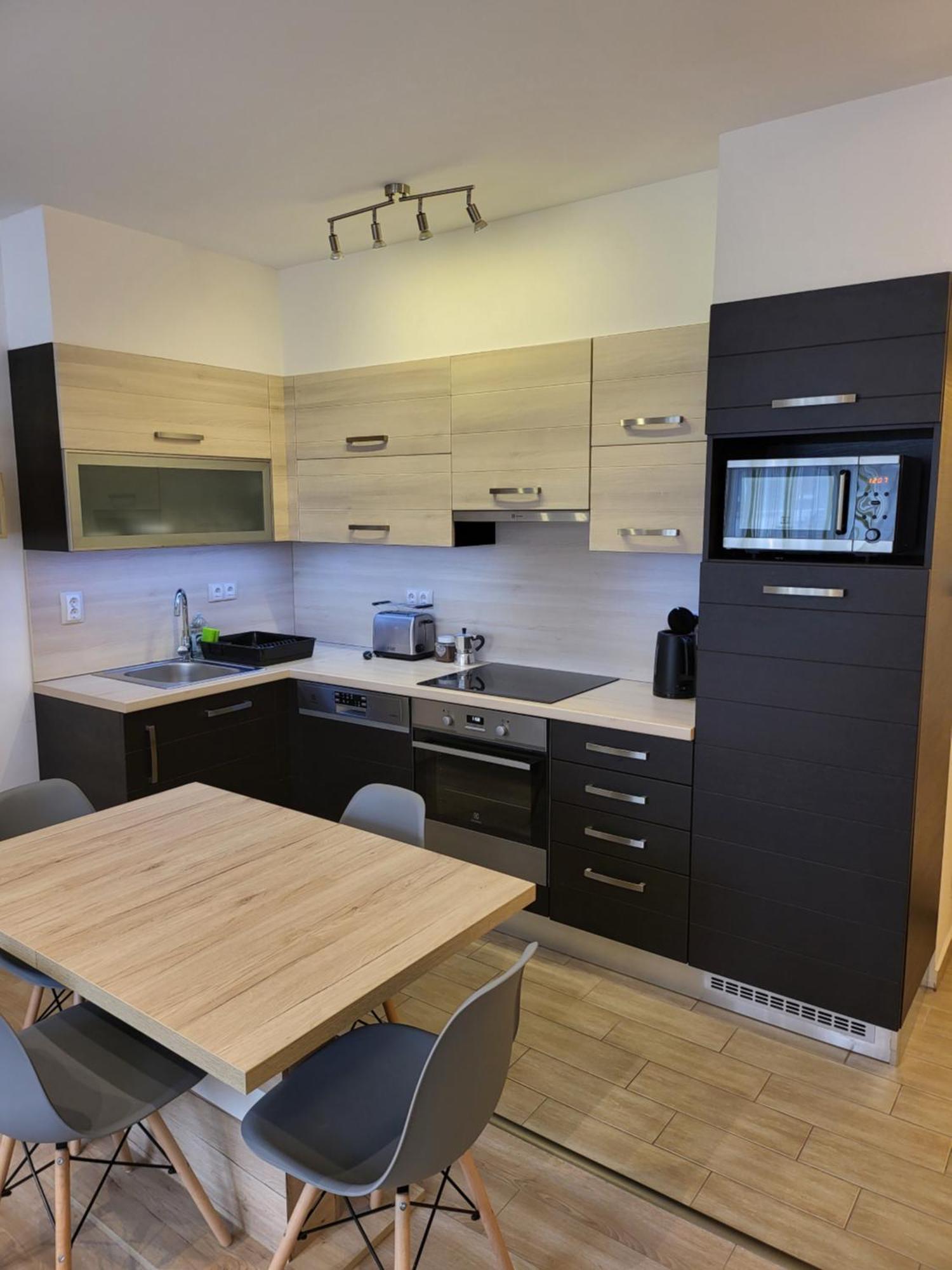 Triangol Apartman: Fuerdo, Belvaros, Egyetem Gyor Luaran gambar
