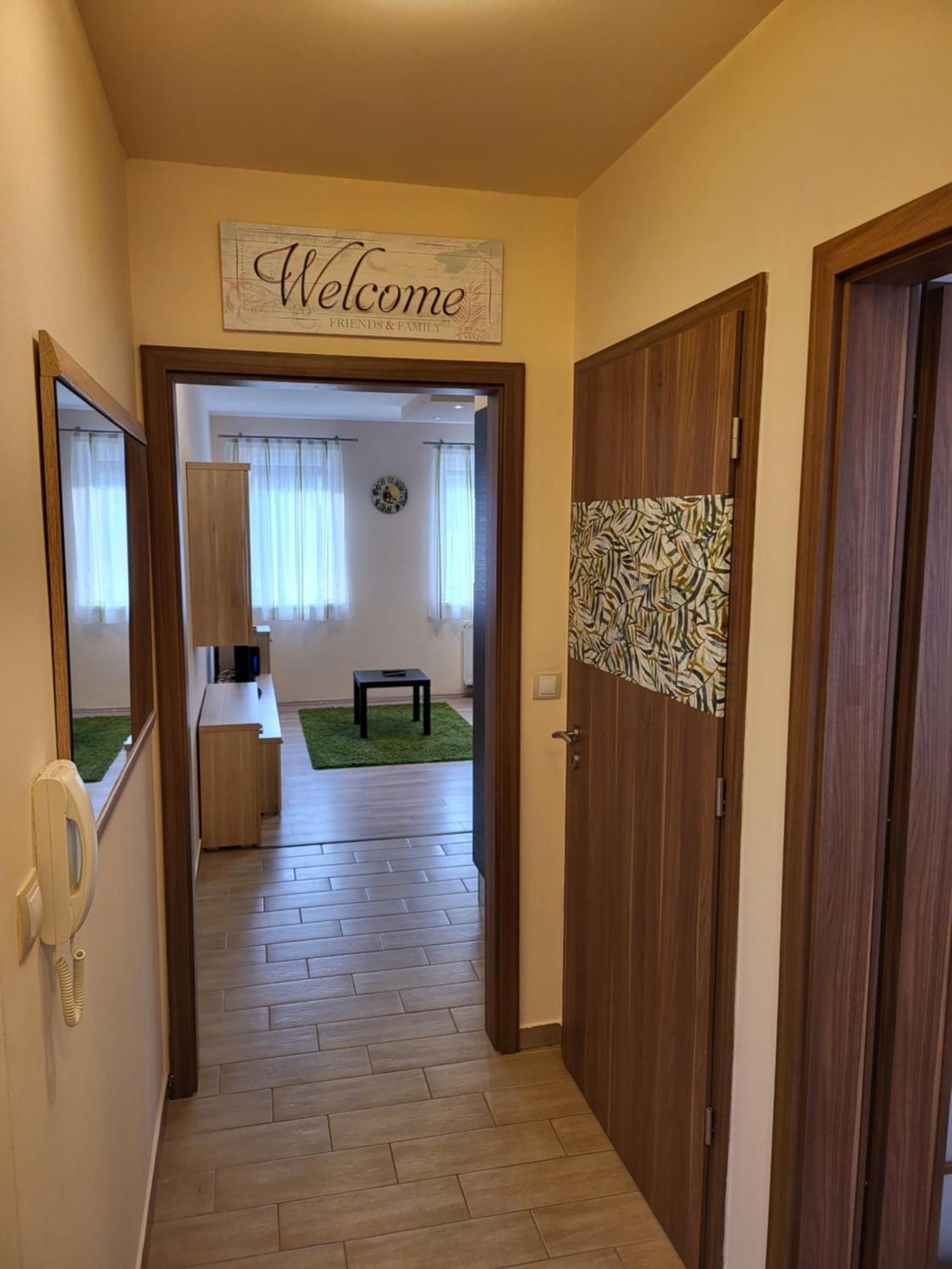 Triangol Apartman: Fuerdo, Belvaros, Egyetem Gyor Luaran gambar